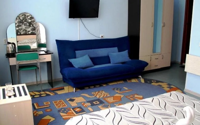 Oasis Hotel - Hostel