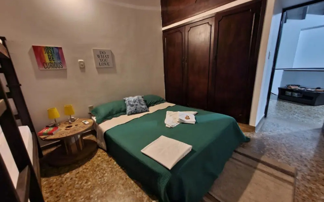 Green Door Boutique - Hostel