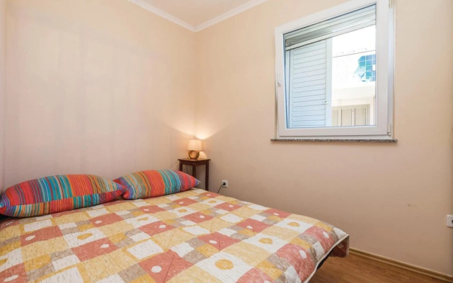 Amazing Apartment in Povljana With 2 Bedrooms