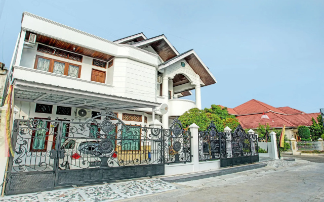 Capital O 92990 Nena Kostel Syariah