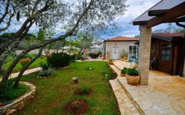 Holiday Home T