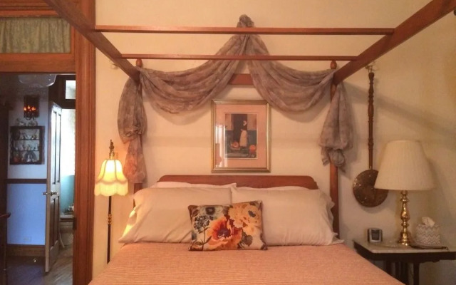Campbell House B&B