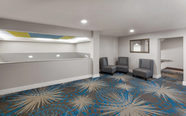Days Inn by Wyndham Tulsa Central