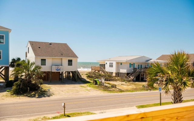 Barrycuda by Oak Island Accommodations