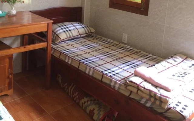 Hung Long Homestay