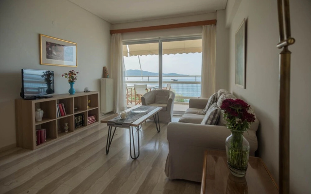 Seafront Apartment Grace