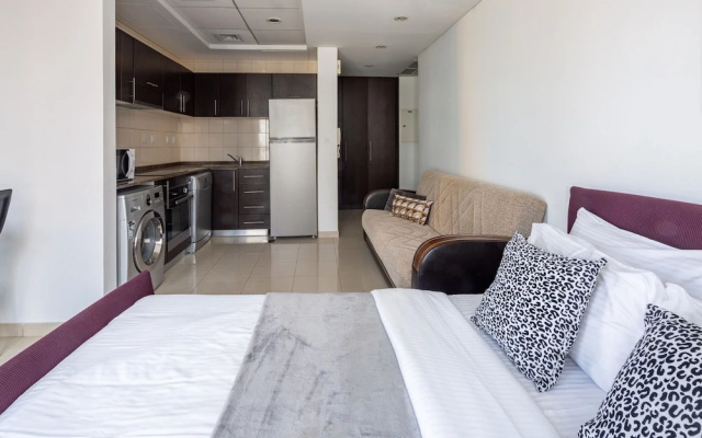 Modern Studio w/ Incredible Marina Views!