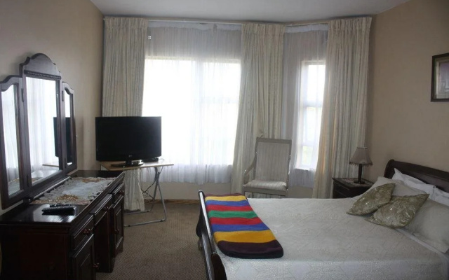 Lolos Bed & Breakfast