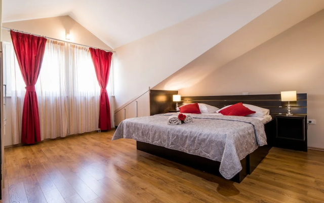 Modern Apartment in Korčula with Terrace