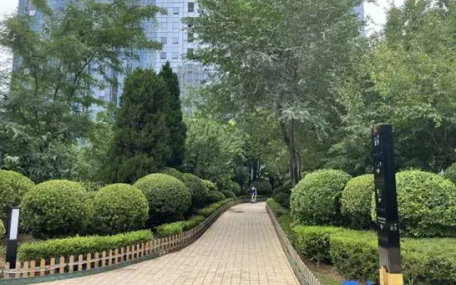 Yuepeng Boutique Apartment (Dalian Harbour Plaza)