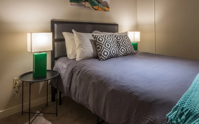 Bright Apartments on Allegheny River