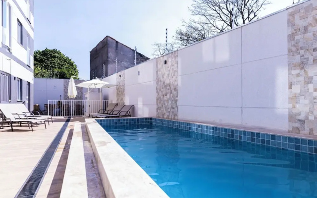 Piscina academia metro  Brazilian Corner