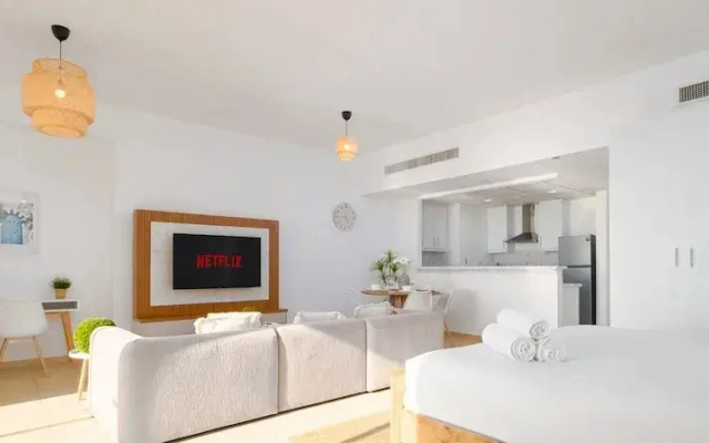 LUX  The Dubai Eye View JBR Studio