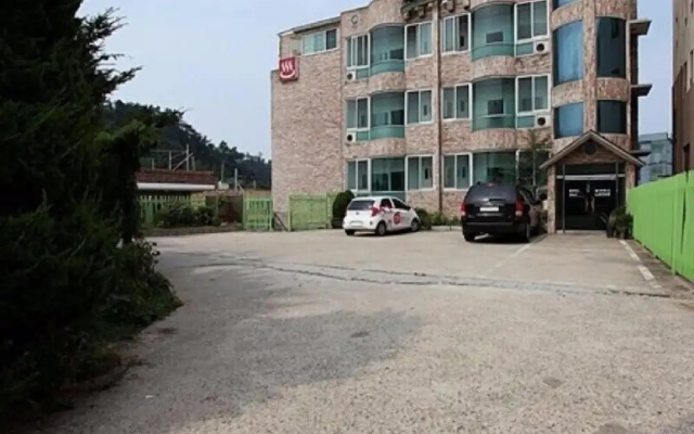Billions Motel