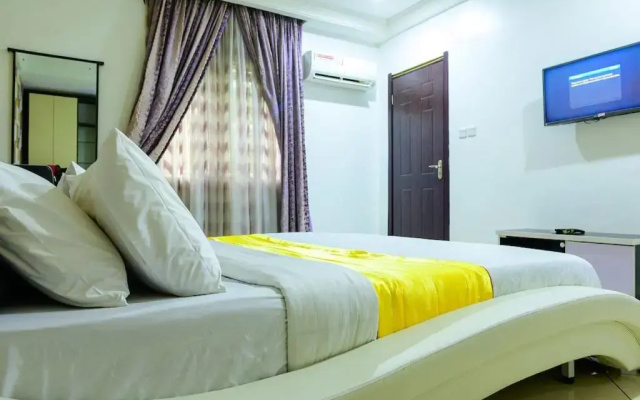 Luxury 4 Bedrooms Apartment 24Hrs Elect/WIFI/Security