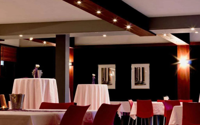 Best Western Axis Hotel