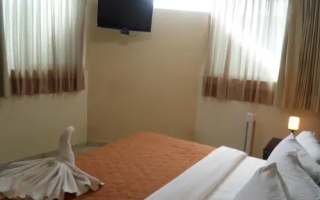 Hotel Suite Azomali