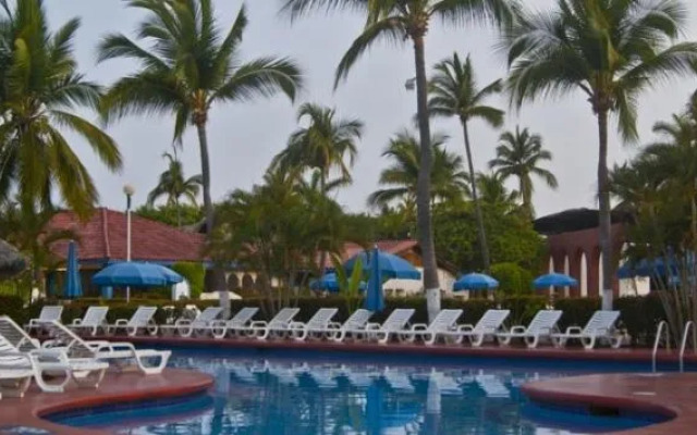 Qualton Club & Spa Puerto Vallarta