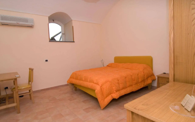 Villa Giulia amazing villa with pool, patio, bbq and sea views
