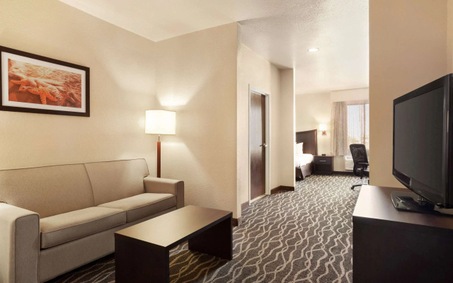 Baymont by Wyndham Clute/Lake Jackson