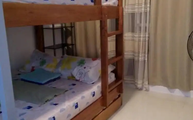 Dr. Calayan's Cozy Wind Residences Tagaytay Taal View