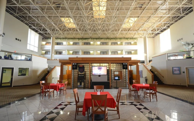 Peninsula Plaza