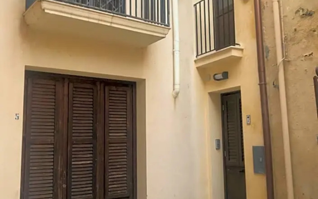 Pozzo Regina Home