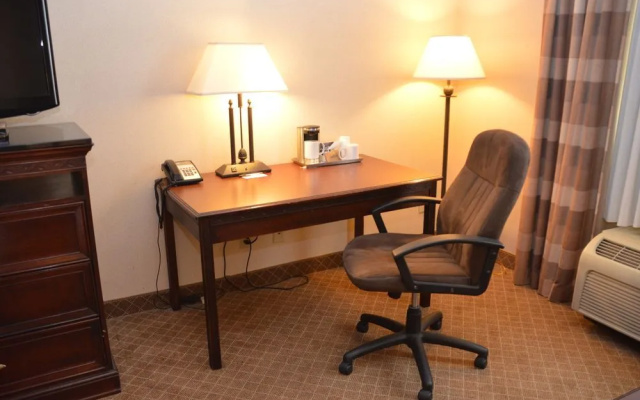 Holiday Inn Saint Joseph Riverfront