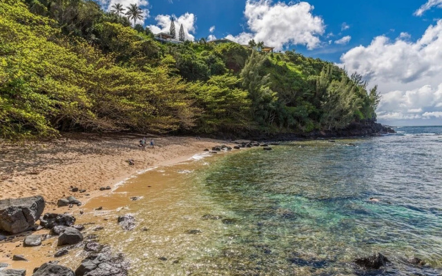 Mauna Pua Home