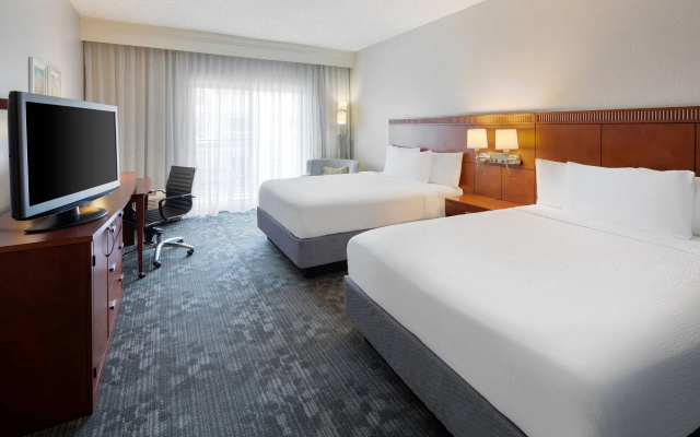 Courtyard by Marriott Addison Midway