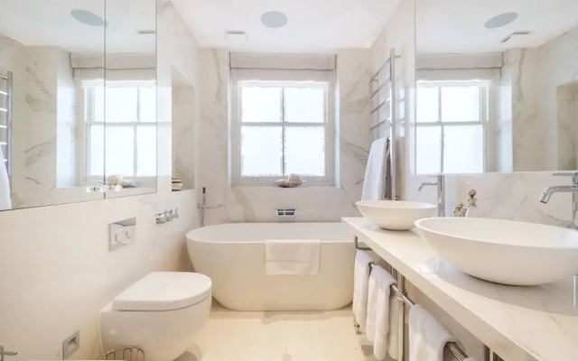 Luxury Home with 3 Bed 2 Bath in London