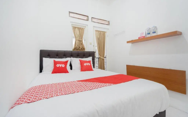 OYO 1941 Aaa Residence Syariah