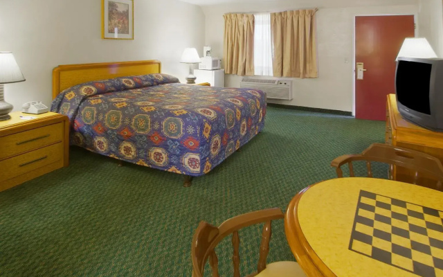 Red Roof Inn Bakersfield