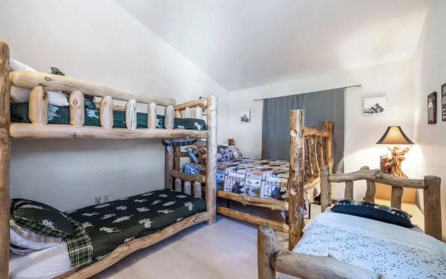 Trail Ridge Retreat Sleeps 8
