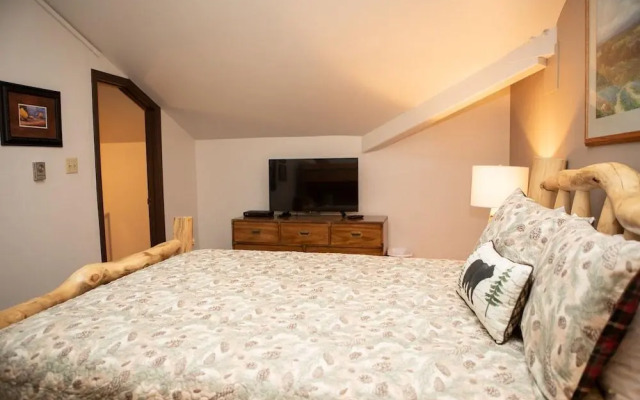 1168 Flying Dutchman 2 Bedroom Condo by RedAwning