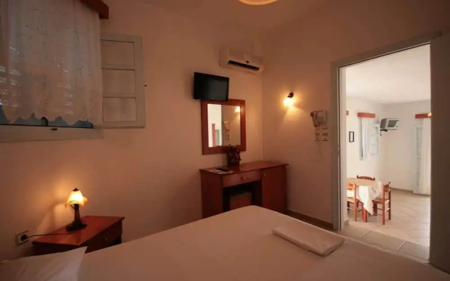 Pirgos Stelida Hotel