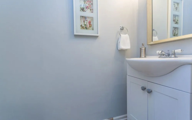 Nashville Chic | 10min from downtown!