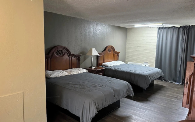 Amerihill Inn & Suites Greensboro