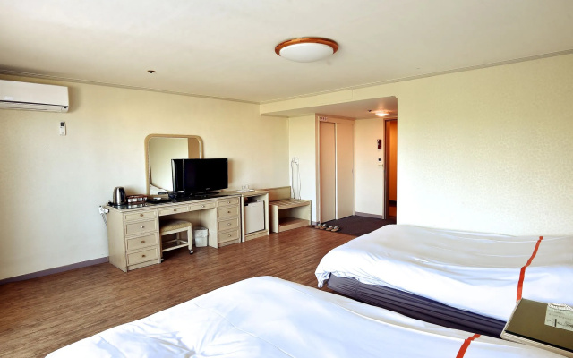 Hotel Honey Crown