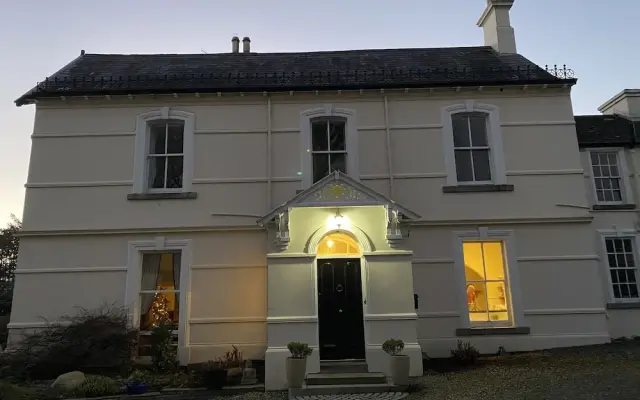 Sennen House