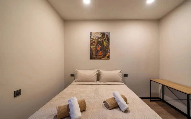 Niabi 4BDR Apartments with billiards