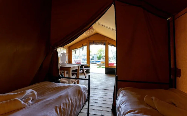 Safari Tent in Heeg by the Marina