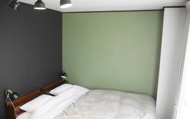 J-Hoppers Lake Biwa Guesthouse