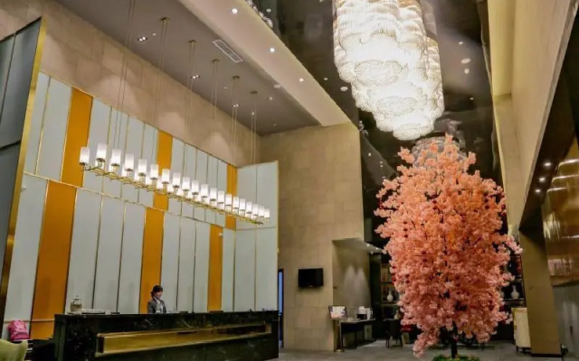 Metropoloxuchang Wenfeng Road Central Park Hote