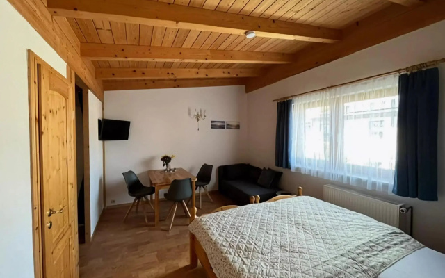 Klutz Garden Apartment