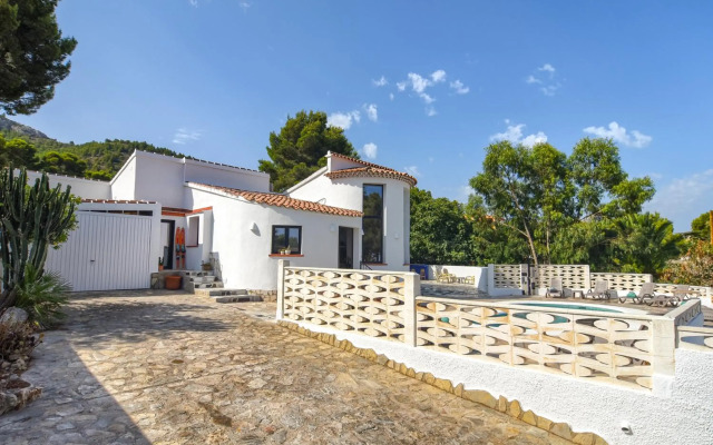 Villa for 10 with swimming pool and sea view