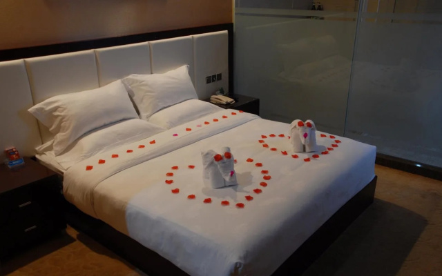 Homeinn Selected Hotel (Zhuhai Gongbei Huanyu City Shopping Center)