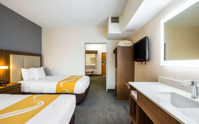 Quality Suites Lansing West