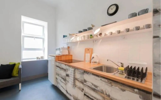 Modern stylish 2 bedroom holiday apartment