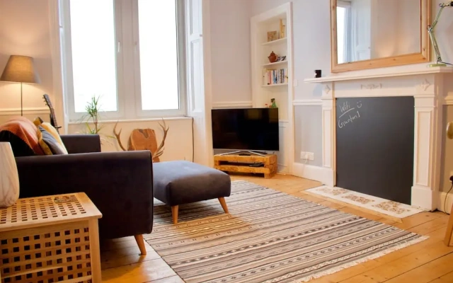 2 Bedroom Seaside Flat